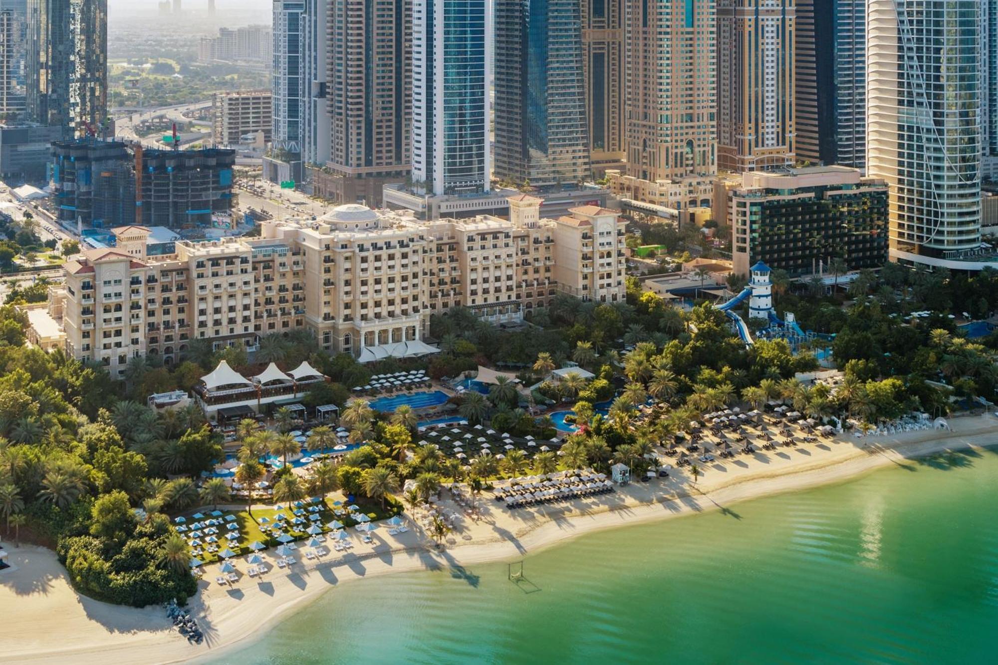 The Westin Dubai Mina Seyahi Beach Resort And Waterpark Luaran gambar Aerial view of Jumeirah Beach Hotel