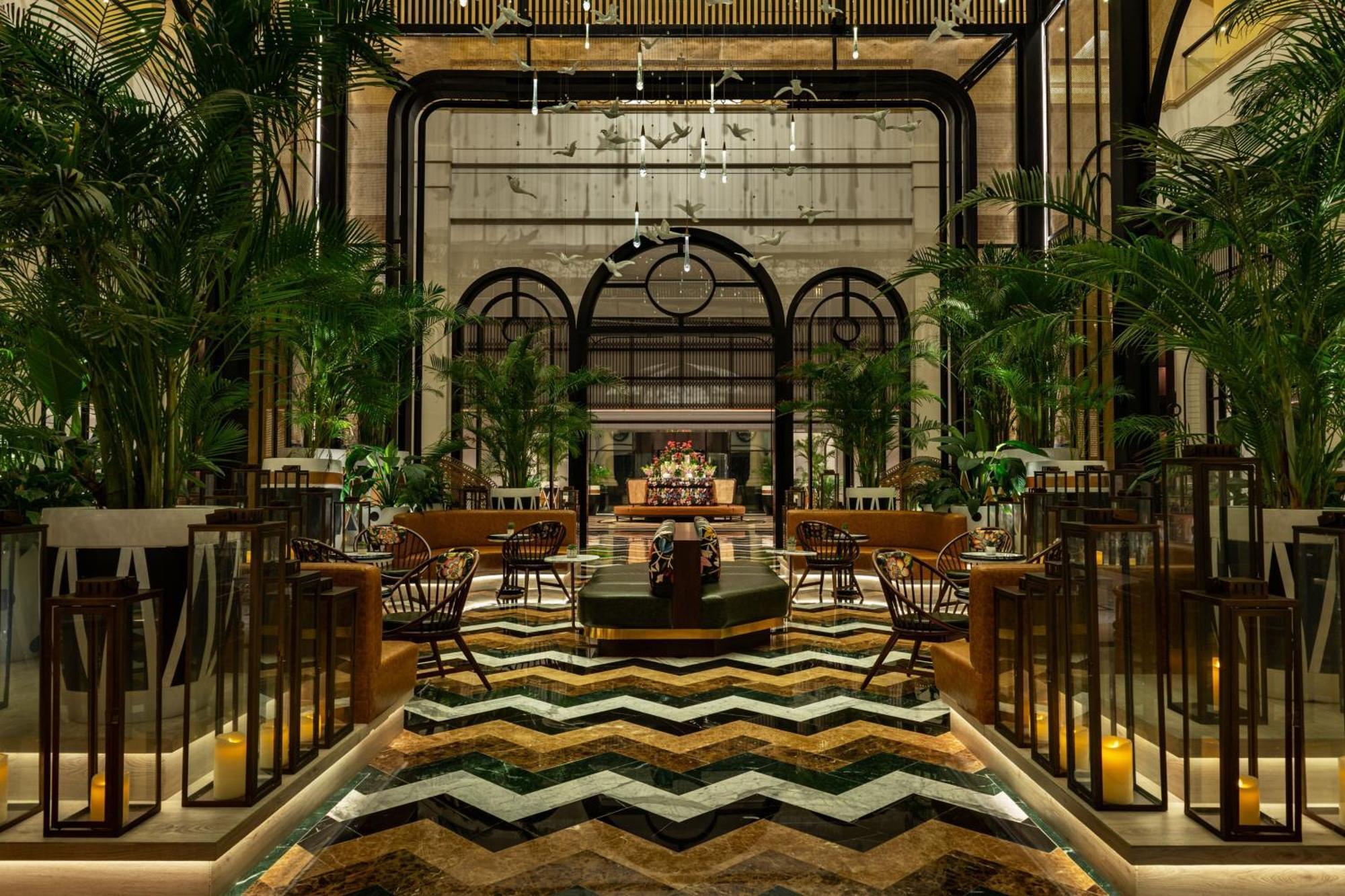 The Westin Dubai Mina Seyahi Beach Resort And Waterpark Luaran gambar The lobby of the hotel
