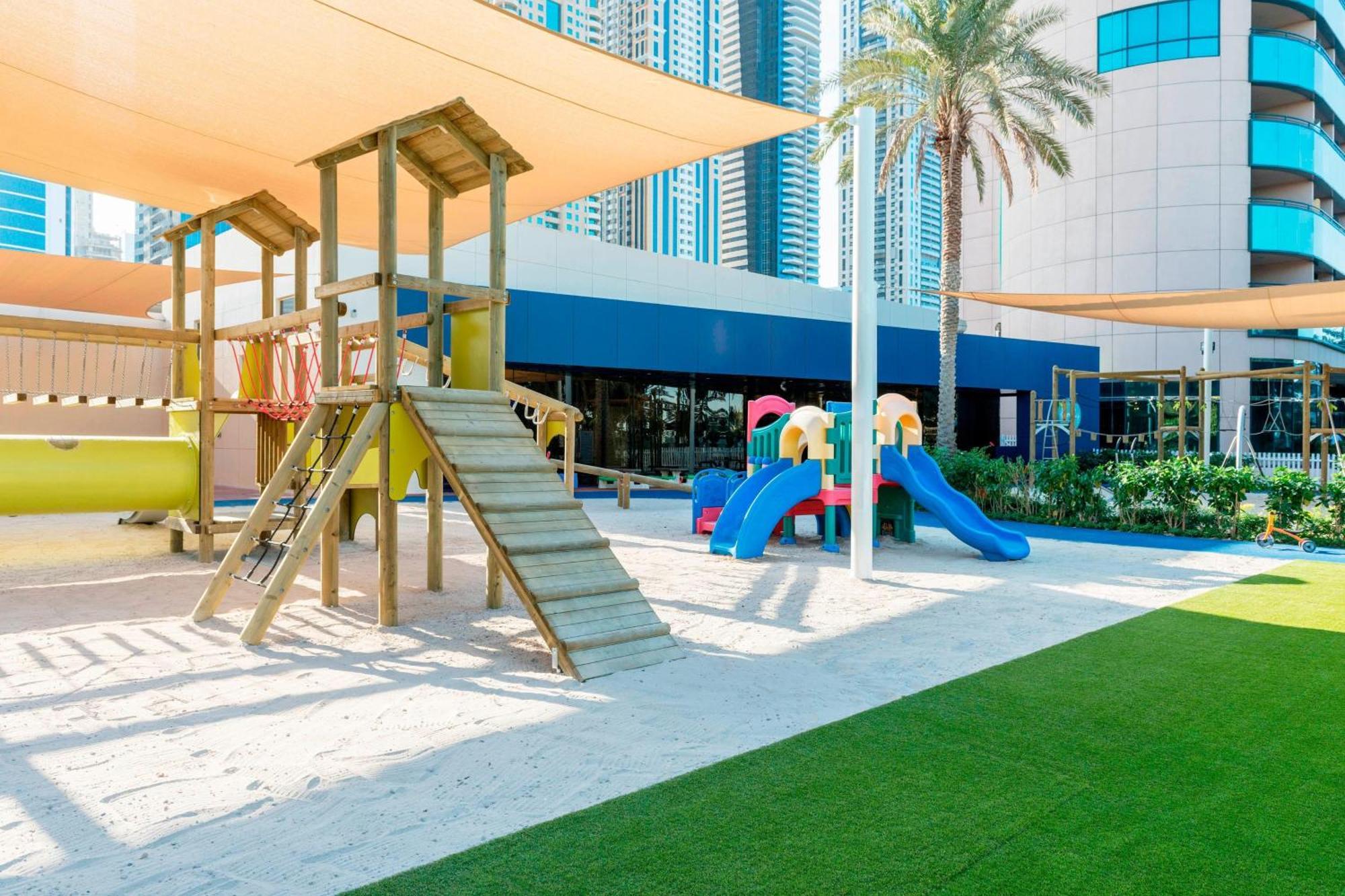 The Westin Dubai Mina Seyahi Beach Resort And Waterpark Luaran gambar Children's playground at The Pointe