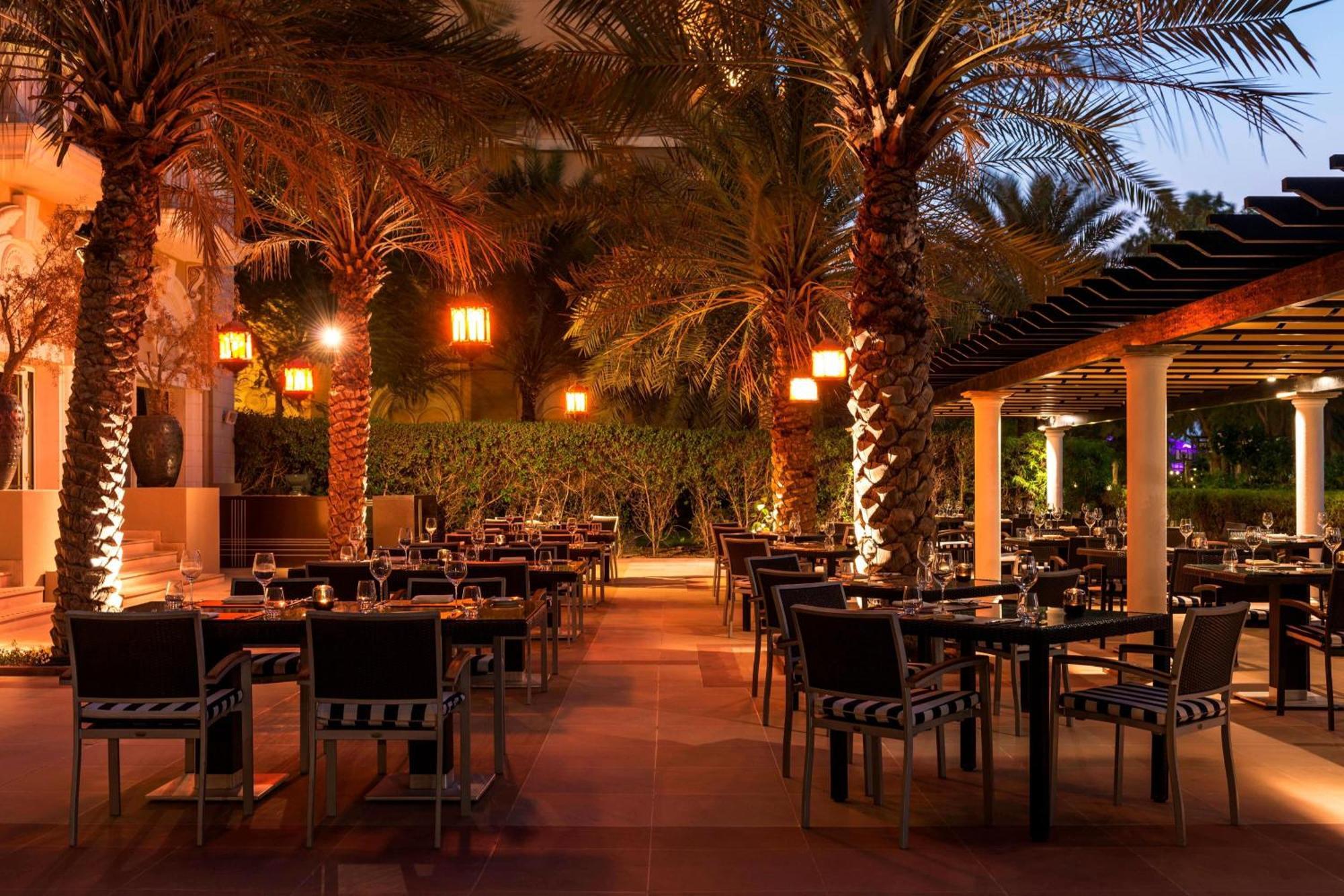 The Westin Dubai Mina Seyahi Beach Resort And Waterpark Luaran gambar The Beach at The Westin